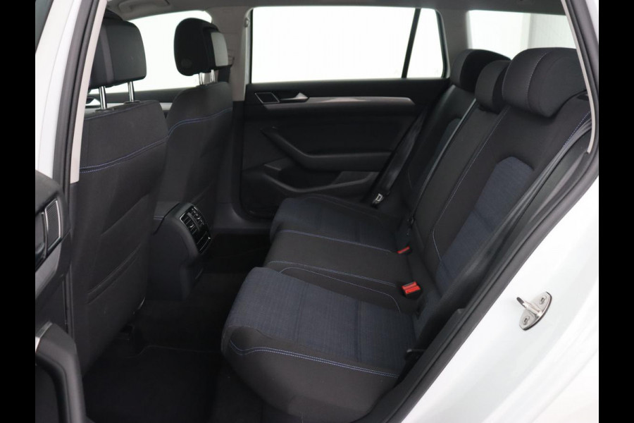 Volkswagen Passat 1.4 TSI PHEV GTE | Stoelverwarming | Virtual Cockpit | Adaptive cruise | Massage | Matrix LED | Camera | Memory | Carplay | Navigatie | Plug In