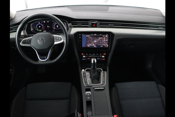 Volkswagen Passat 1.4 TSI PHEV GTE | Stoelverwarming | Virtual Cockpit | Adaptive cruise | Massage | Matrix LED | Camera | Memory | Carplay | Navigatie | Plug In