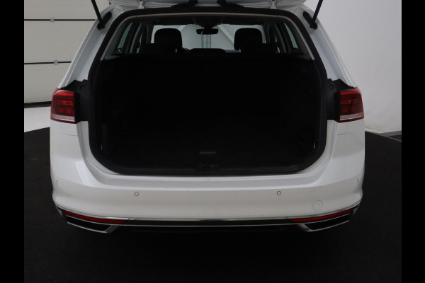 Volkswagen Passat 1.4 TSI PHEV GTE | Stoelverwarming | Virtual Cockpit | Adaptive cruise | Massage | Matrix LED | Camera | Memory | Carplay | Navigatie | Plug In
