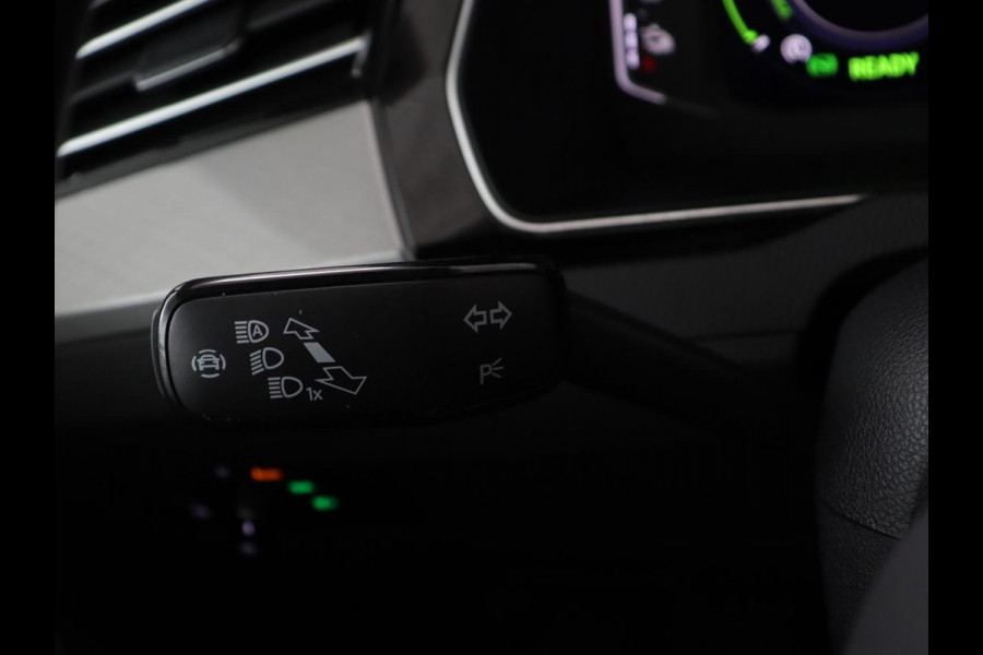 Volkswagen Passat 1.4 TSI PHEV GTE | Stoelverwarming | Virtual Cockpit | Adaptive cruise | Massage | Matrix LED | Camera | Memory | Carplay | Navigatie | Plug In