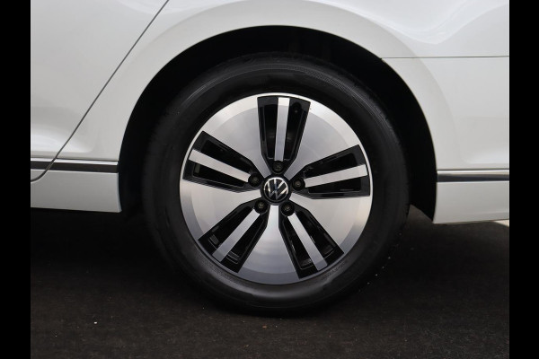 Volkswagen Passat 1.4 TSI PHEV GTE | Stoelverwarming | Virtual Cockpit | Adaptive cruise | Massage | Matrix LED | Camera | Memory | Carplay | Navigatie | Plug In