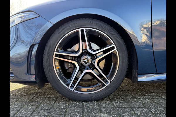 Mercedes-Benz A-Klasse 180 Business Solution Automaat / AMG styling / 18"LM / LED / Navi / Camera