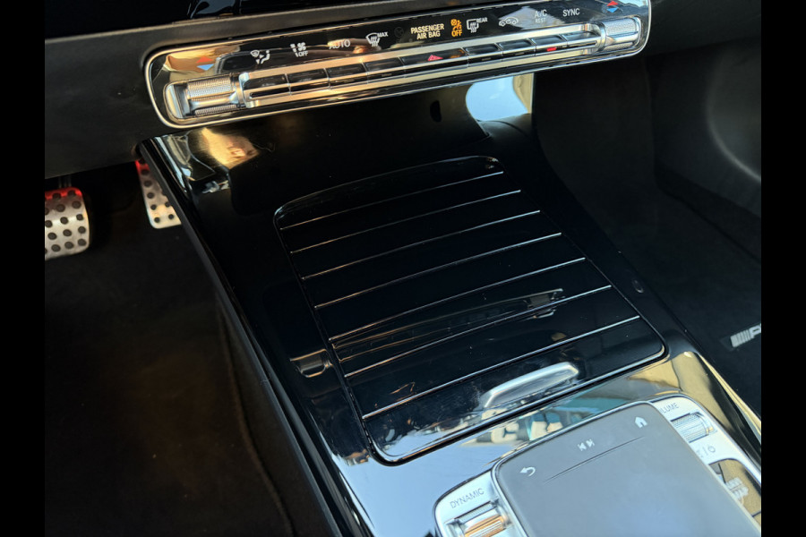 Mercedes-Benz A-Klasse 180 Business Solution Automaat / AMG styling / 18"LM / LED / Navi / Camera