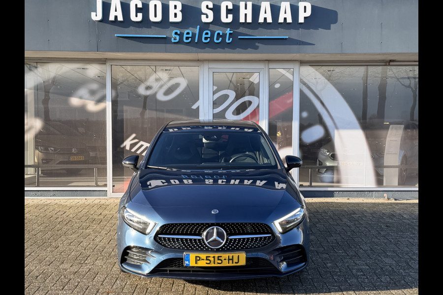 Mercedes-Benz A-Klasse 180 Business Solution Automaat / AMG styling / 18"LM / LED / Navi / Camera