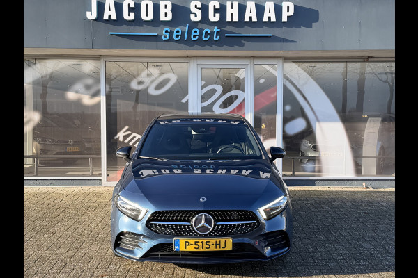 Mercedes-Benz A-Klasse 180 Business Solution Automaat / AMG styling / 18"LM / LED / Navi / Camera