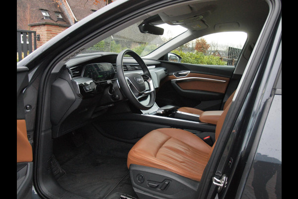 Audi e-tron 55 quattro Business edition 95 kWh | SOH 95% | 21 Inch | Camera | Apple Carplay | Sfeerverlichting | Stoelmemory |