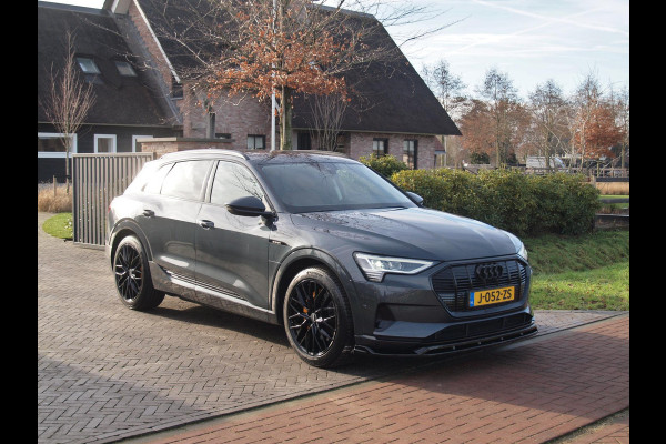 Audi e-tron 55 quattro Business edition 95 kWh | SOH 95% | 21 Inch | Camera | Apple Carplay | Sfeerverlichting | Stoelmemory |