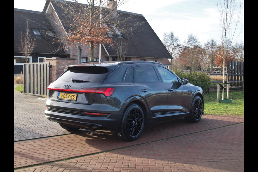 Audi e-tron 55 quattro Business edition 95 kWh | SOH 95% | 21 Inch | Camera | Apple Carplay | Sfeerverlichting | Stoelmemory |