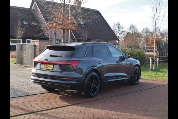 Audi e-tron 55 quattro Business edition 95 kWh | SOH 95% | 21 Inch | Camera | Apple Carplay | Sfeerverlichting | Stoelmemory |