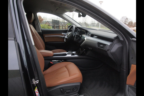 Audi e-tron 55 quattro Business edition 95 kWh | SOH 95% | 21 Inch | Camera | Apple Carplay | Sfeerverlichting | Stoelmemory |