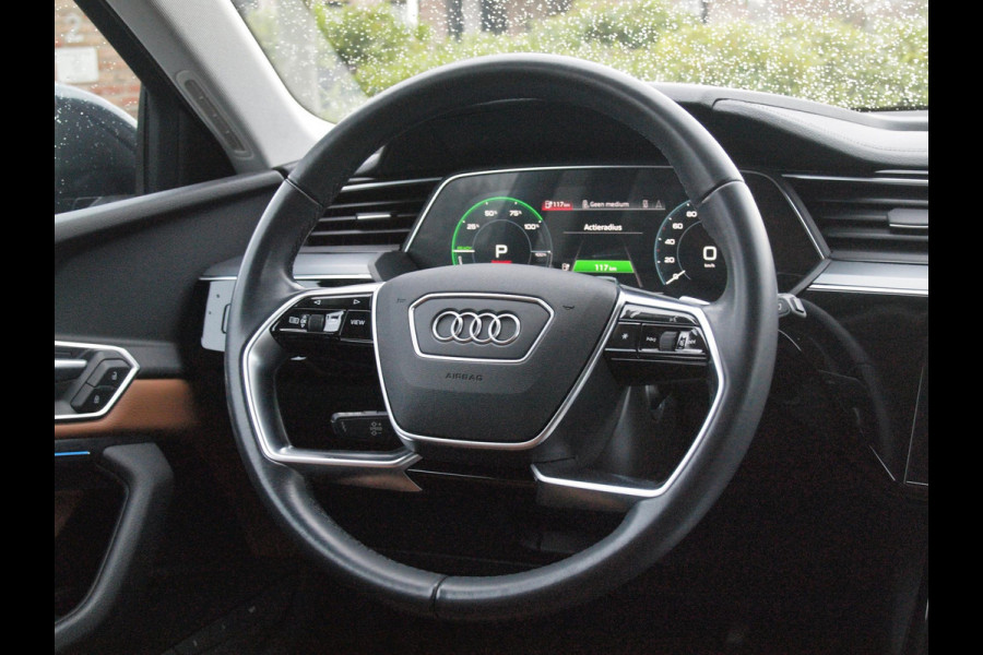 Audi e-tron 55 quattro Business edition 95 kWh | SOH 95% | 21 Inch | Camera | Apple Carplay | Sfeerverlichting | Stoelmemory |