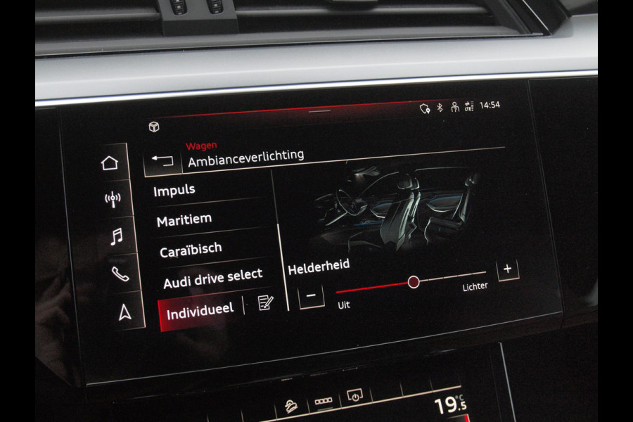Audi e-tron 55 quattro Business edition 95 kWh | SOH 95% | 21 Inch | Camera | Apple Carplay | Sfeerverlichting | Stoelmemory |
