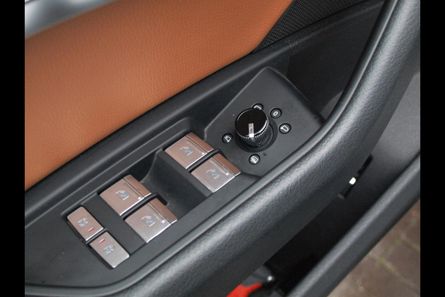 Audi e-tron 55 quattro Business edition 95 kWh | SOH 95% | 21 Inch | Camera | Apple Carplay | Sfeerverlichting | Stoelmemory |