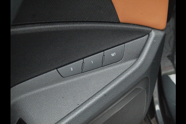 Audi e-tron 55 quattro Business edition 95 kWh | SOH 95% | 21 Inch | Camera | Apple Carplay | Sfeerverlichting | Stoelmemory |