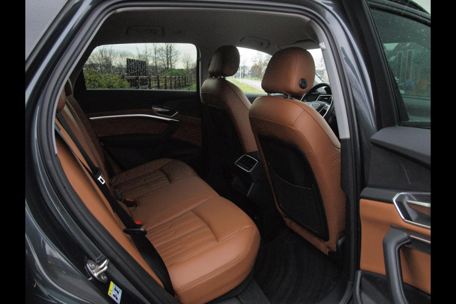 Audi e-tron 55 quattro Business edition 95 kWh | SOH 95% | 21 Inch | Camera | Apple Carplay | Sfeerverlichting | Stoelmemory |