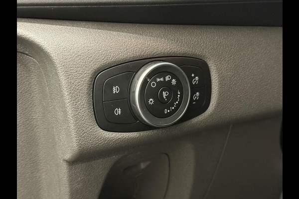 Ford Transit Custom 320 2.0 TDCI L2H1 170PK Sport Dubbele Cabine Aut. Airco ACC Bluetooth Navi Trekhaak