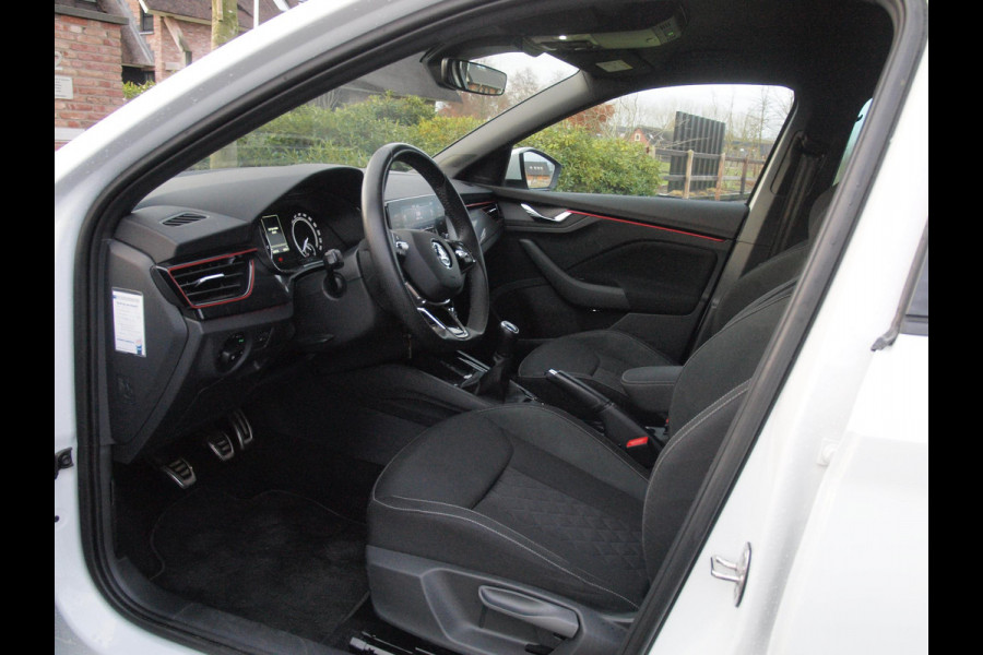 Škoda SCALA 1.0 TSI Sport Business | Apple Carplay | Trekhaak | Parkeensensoren | Sportstoelen | NL-Auto |