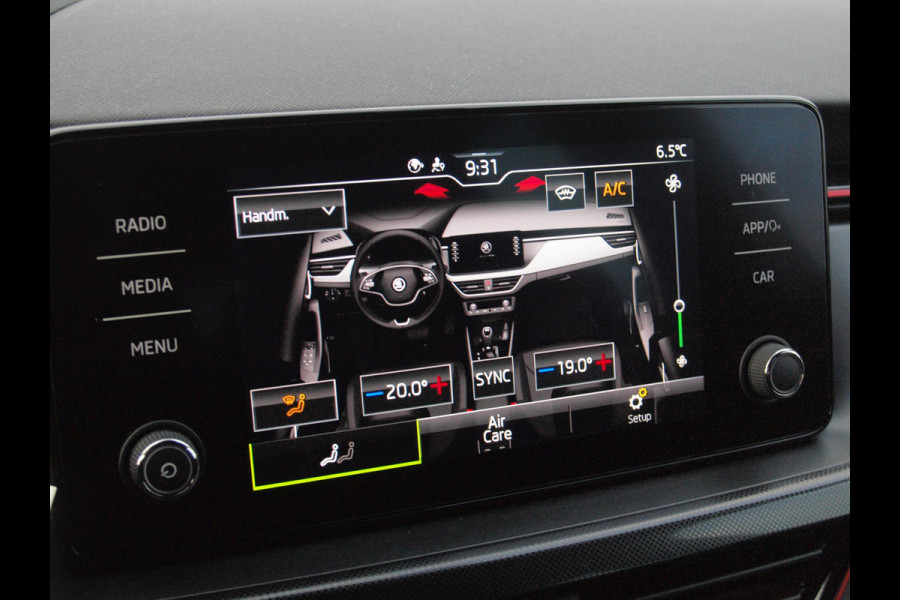 Škoda SCALA 1.0 TSI Sport Business | Apple Carplay | Trekhaak | Parkeensensoren | Sportstoelen | NL-Auto |