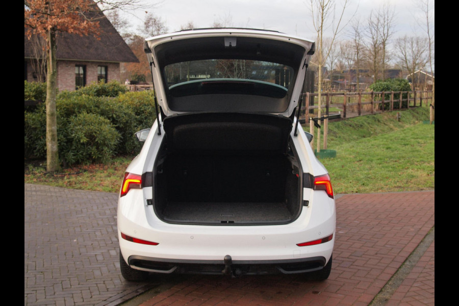 Škoda SCALA 1.0 TSI Sport Business | Apple Carplay | Trekhaak | Parkeensensoren | Sportstoelen | NL-Auto |