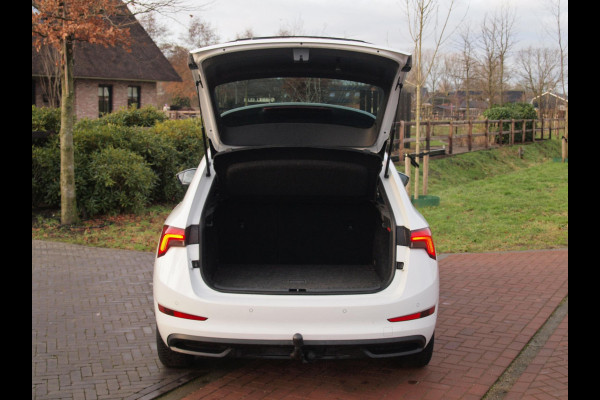 Škoda SCALA 1.0 TSI Sport Business | Apple Carplay | Trekhaak | Parkeensensoren | Sportstoelen | NL-Auto |