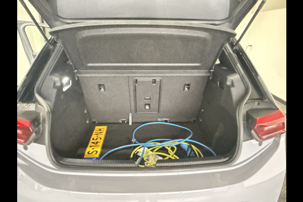 Volkswagen ID.3 Pro 58 kWh "18 inch Lichtmetalen Velgen | Zwart dak | Parkeersensoren