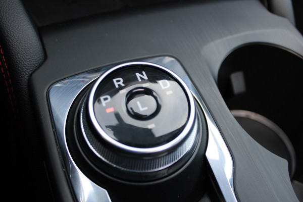 Ford Kuga 2.5 PHEV Graphite Tech Edition | Panoramadak | Trekhaak | BLIS | Full Options