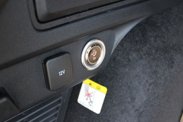 Ford Kuga 2.5 PHEV Graphite Tech Edition | Panoramadak | Trekhaak | BLIS | Full Options