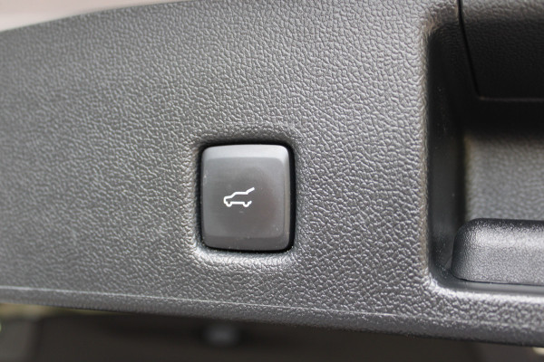 Ford Kuga 2.5 PHEV Graphite Tech Edition | Panoramadak | Trekhaak | BLIS | Full Options