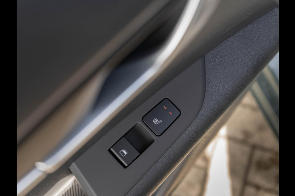 Kia Niro 1.6 GDi Hybrid ExecutiveLine | Stoel ventilatie | Schuifkanteldak | Harman en kardon | HUD | Stoelen en achterklep elektrisch