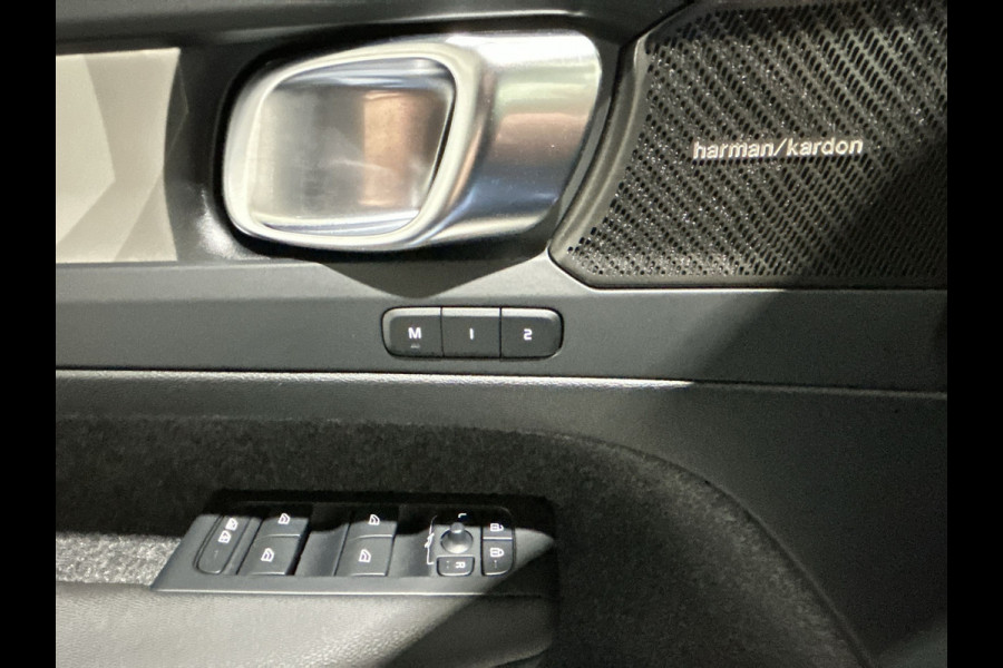 Volvo C40 Recharge Twin Ultimate 82 kWh Harman Kardon, elektr. stoelen met memory, elektr. achterklep, panorama glasdak wordt verwacht