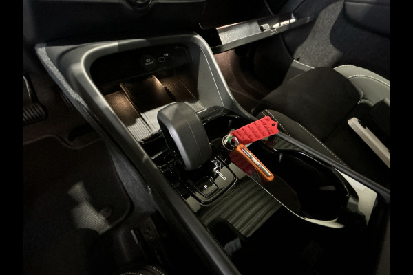 Volvo C40 Recharge Twin Ultimate 82 kWh Harman Kardon, elektr. stoelen met memory, elektr. achterklep, panorama glasdak wordt verwacht