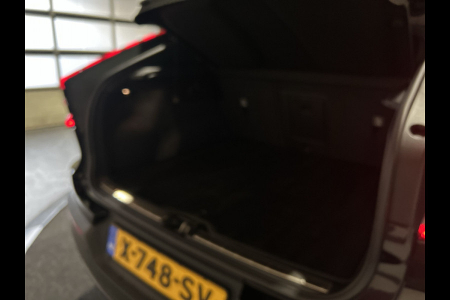 Volvo C40 Recharge Twin Ultimate 82 kWh Harman Kardon, elektr. stoelen met memory, elektr. achterklep, panorama glasdak wordt verwacht