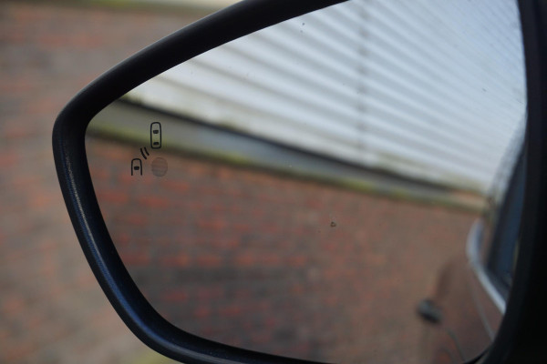 Ford FOCUS Wagon 1.0 EcoB.155PK!! Hybrid Titanium X/Zeer compleet!! Nieuwprijs E37.600,--!!