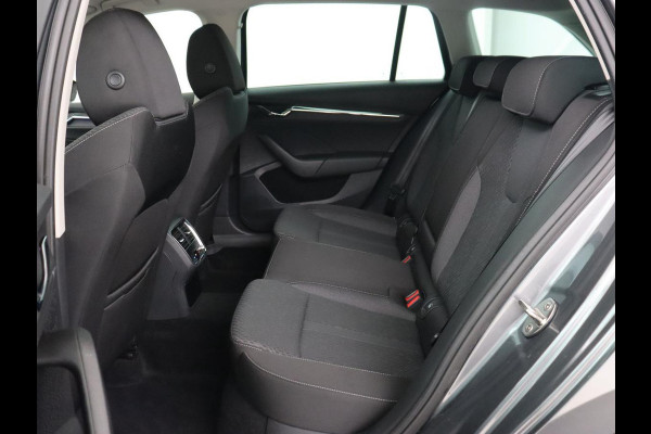 Škoda Octavia 1.0 TSI Business Edition Plus | Stoelverwarming | Adaptive cruise | Trekhaak | Carplay | Sfeerverlichting | Navigatie | Keyless | Full LED | Parkeerhulp | Climate control