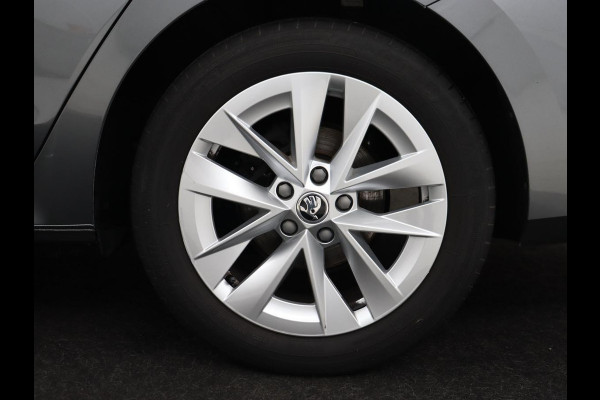Škoda Octavia 1.0 TSI Business Edition Plus | Stoelverwarming | Adaptive cruise | Trekhaak | Carplay | Sfeerverlichting | Navigatie | Keyless | Full LED | Parkeerhulp | Climate control