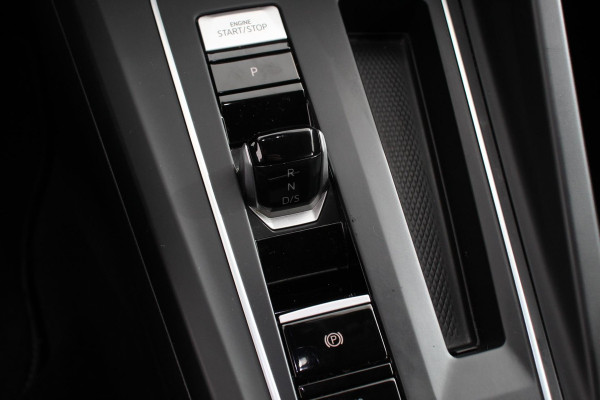 Volkswagen Golf Variant 1.5 eTSI 150pk DSG Style | Navigatie | Apple Carplay/Android Auto | Lane Assist | Dodehoek Assistent | Head-up Display |Park Assist | Parkeersensoren | Camera | Stuur- en stoelverwarming | Keyless Entry/Start | LED-verlichting voor