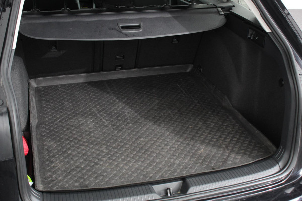 Volkswagen Golf Variant 1.5 eTSI 150pk DSG Style | Navigatie | Apple Carplay/Android Auto | Lane Assist | Dodehoek Assistent | Head-up Display |Park Assist | Parkeersensoren | Camera | Stuur- en stoelverwarming | Keyless Entry/Start | LED-verlichting voor