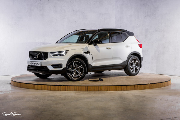 Volvo XC40 1.5 T5 Recharge R-Design | Zwenkbare trekhaak | Adaptieve cruise | Blis | Metallic |
