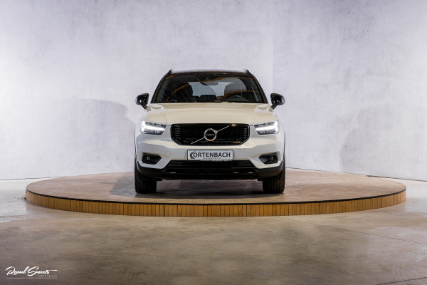 Volvo XC40 1.5 T5 Recharge R-Design | Zwenkbare trekhaak | Adaptieve cruise | Blis | Metallic |