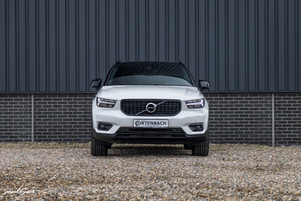 Volvo XC40 1.5 T5 Recharge R-Design | Zwenkbare trekhaak | Adaptieve cruise | Blis | Metallic |
