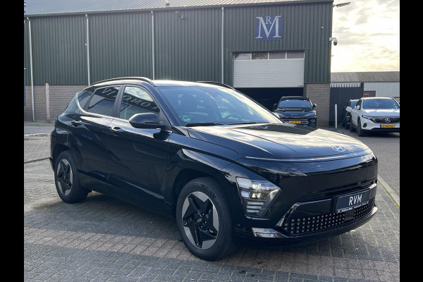 Hyundai KONA ELECTRIC Comfort Smart 65.4 kWh | Longrange | 3-Fase Lader | Warmtepomp | Dealeronderhouden | Fabrieksgarantie Hyundai tot 2029 | Elektrische Achterklep | Stoel & Stuurverwarming | Afnembare Trekhaak | Rijklaar Geleverd