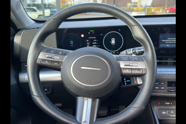 Hyundai KONA ELECTRIC Comfort Smart 65.4 kWh | Longrange | 3-Fase Lader | Warmtepomp | Dealeronderhouden | Fabrieksgarantie Hyundai tot 2029 | Elektrische Achterklep | Stoel & Stuurverwarming | Afnembare Trekhaak | Rijklaar Geleverd