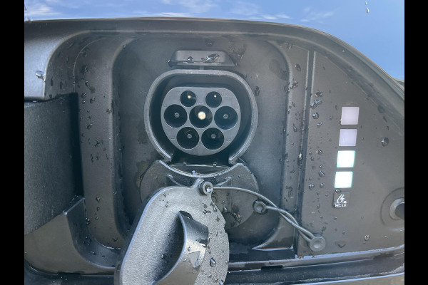 Hyundai KONA ELECTRIC Comfort Smart 65.4 kWh | Longrange | 3-Fase Lader | Warmtepomp | Dealeronderhouden | Fabrieksgarantie Hyundai tot 2029 | Elektrische Achterklep | Stoel & Stuurverwarming | Afnembare Trekhaak | Rijklaar Geleverd