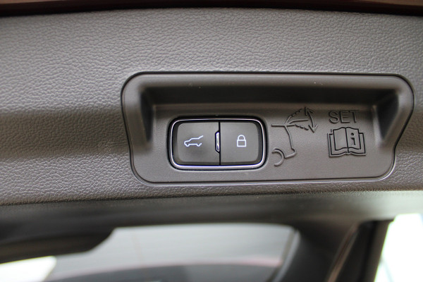 Ford Explorer 3.0 V6 EcoBoost PHEV Platinum | Panoramadak | Leder | Massage | B&O