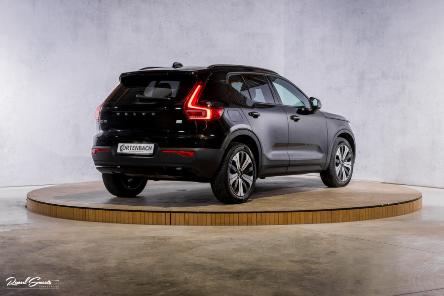 Volvo XC40 1.5 T5 Plug-in hybrid Ultimate Dark | Panorama dak | Adaptieve cruise | Blis | Memory | Harman Kardon |