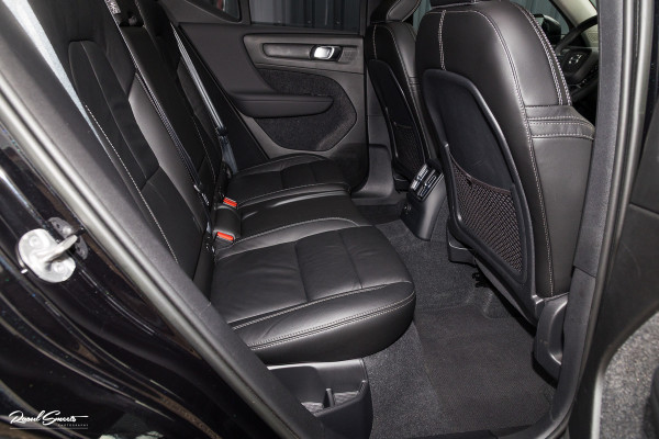 Volvo XC40 1.5 T5 Plug-in hybrid Ultimate Dark | Panorama dak | Adaptieve cruise | Blis | Memory | Harman Kardon |