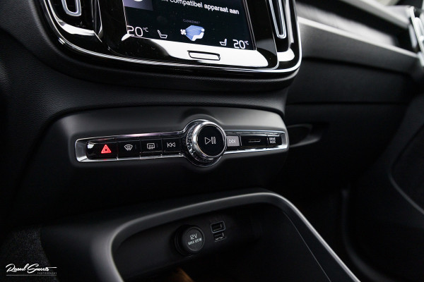 Volvo XC40 1.5 T5 Plug-in hybrid Ultimate Dark | Panorama dak | Adaptieve cruise | Blis | Memory | Harman Kardon |