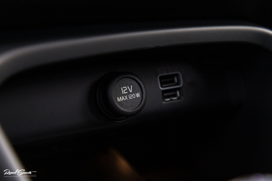 Volvo XC40 1.5 T5 Plug-in hybrid Ultimate Dark | Panorama dak | Adaptieve cruise | Blis | Memory | Harman Kardon |