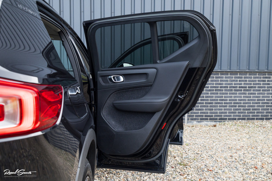 Volvo XC40 1.5 T5 Plug-in hybrid Ultimate Dark | Panorama dak | Adaptieve cruise | Blis | Memory | Harman Kardon |