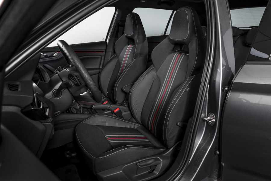 Škoda Kamiq 1.5 TSI 150 PK Monte Carlo - Automaat | Pano | Dig. Cockpit | Cruise | Stoelverw. | Camera | PDC | NAV + App. Connect | ECC |  LM 18" | 8397